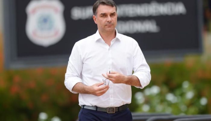 senador-flavio-bolsonaro-2-863x600